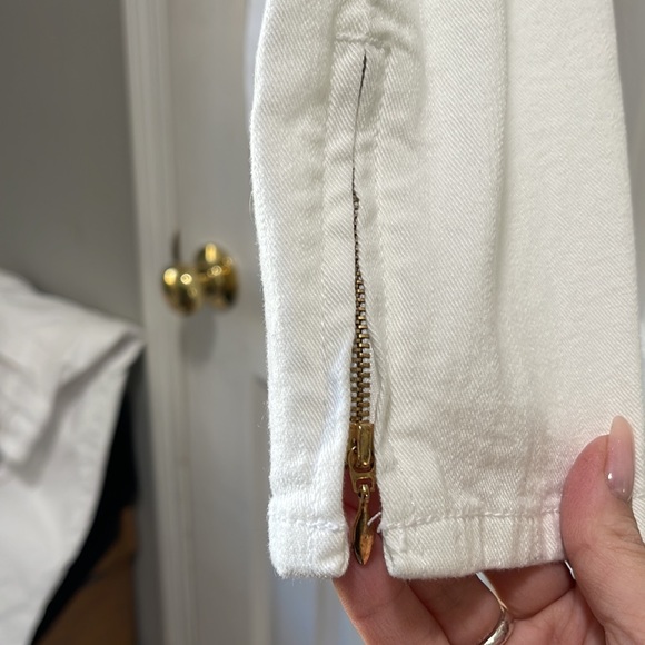 Cache Mid Rise White Jean Capris - Picture 10 of 13